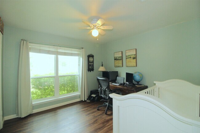Building Photo - 1803 Oaklawn St