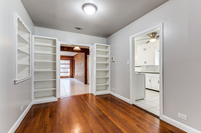 Building Photo - 2-BEDROOM HOME IN MONTICELLO PARK