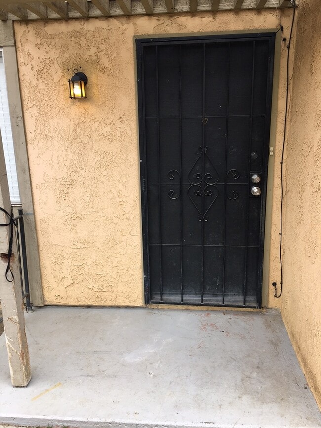 Building Photo - 2201 Pinon Springs Cir