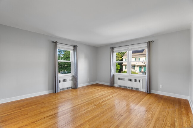 Building Photo - 228-230 Jennings Rd