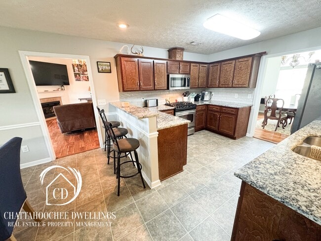 Building Photo - 2998 Waterhill Dr