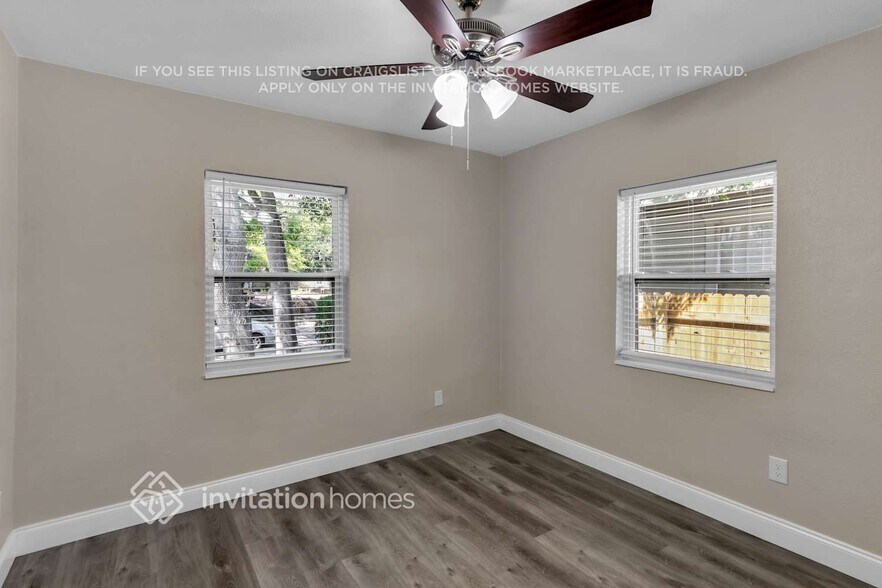 Building Photo - 2226 21st St S