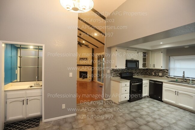 Building Photo - 9321 Chapman Ave