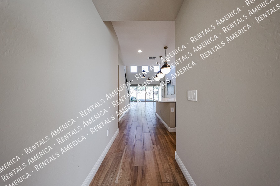 Building Photo - 1400 Flintlock Dr