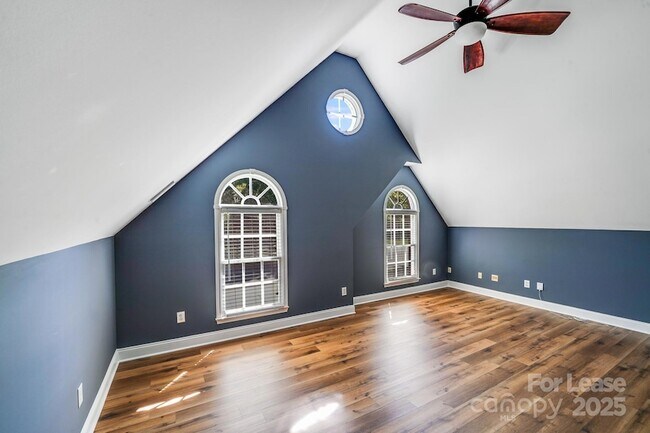 Building Photo - 10243 Squires Way