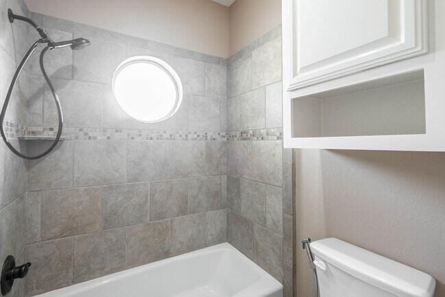 Building Photo - 3 Chambord Dr