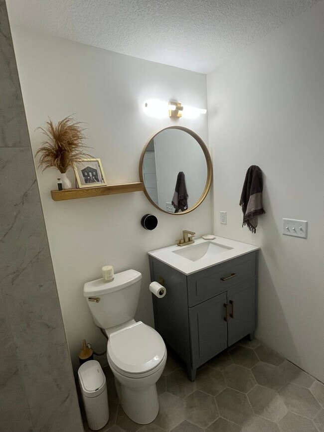 Building Photo - Charming 2BR+ Loft Lake House in Maple Lake