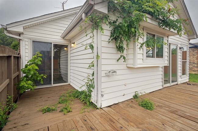 Building Photo - 945 Ramblewood Dr