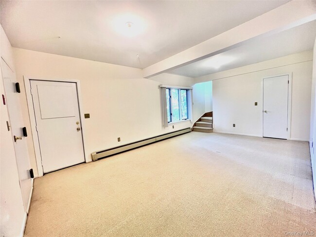 Building Photo - 15 Evon Ct