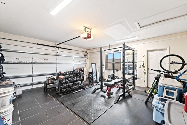 Building Photo - 410 Sailboat Cir