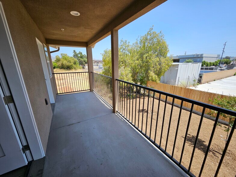 private balcony - 1137 Sumner Ave
