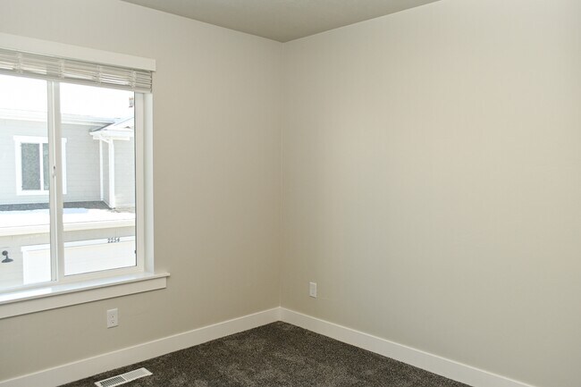 Building Photo - 2254 1180 W