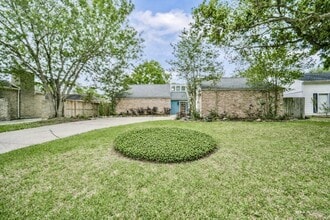 Building Photo - 12111 Whittington Dr