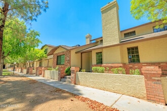 Building Photo - 170 E Guadalupe Rd
