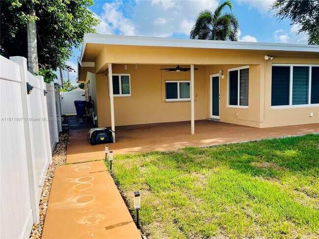 Building Photo - 8520 NW 15th St