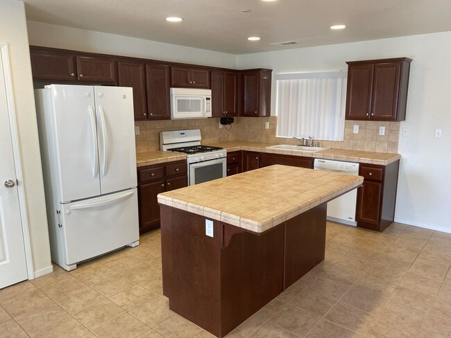 Building Photo - 467 Descanso Bay Ct