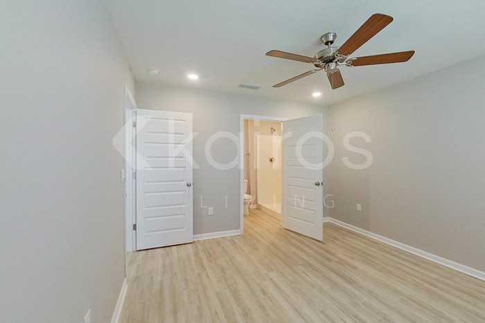 Building Photo - 4660 Malay Cir