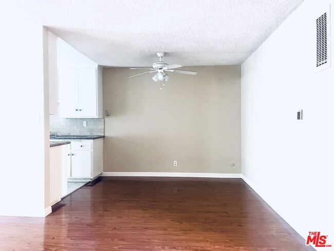 Building Photo - 1132 Alameda Ave