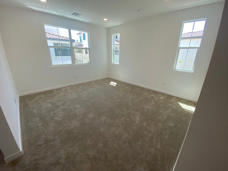 master bedroom - 13086 Olympus Cir