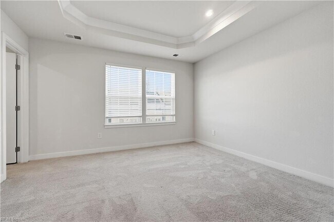 Building Photo - 266 Foxglove Dr