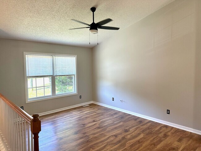 Building Photo - 3 bed/2bath in Jonesborough, TN, with bonu...