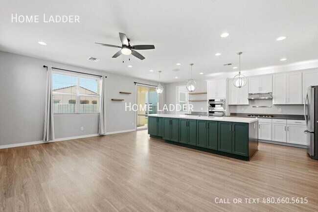 Building Photo - 9504 E Theia Dr
