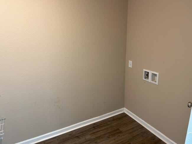 Building Photo - 230 Laramie Circle