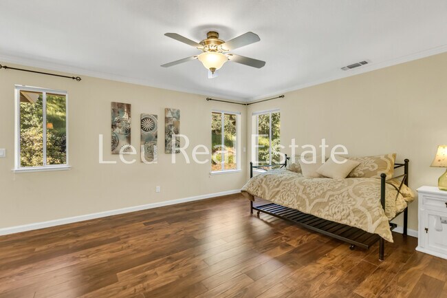 Building Photo - 6811 Beaver Pond Rd