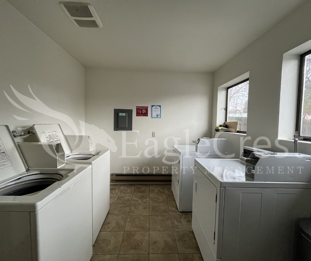 Building Photo - 17/19 S. Roosevelt