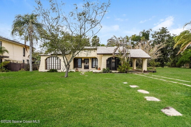 Building Photo - 1428 Riverside Dr