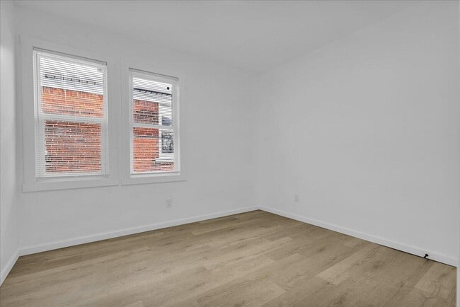 Building Photo - 2725 Leslie St