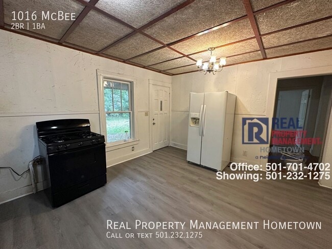 Building Photo - 1016 McBee-