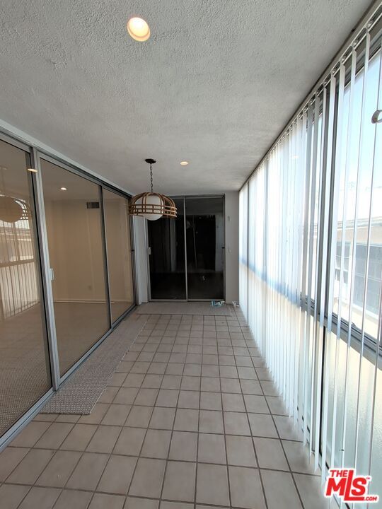 Building Photo - 415 Montana Ave