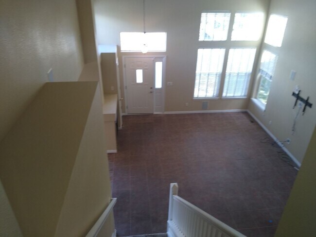 Building Photo - HUGE 3 Bedroom 3 Bath Home in Gated Community