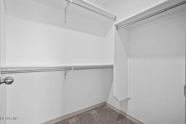 Building Photo - 14963 Pebble Hills Blvd