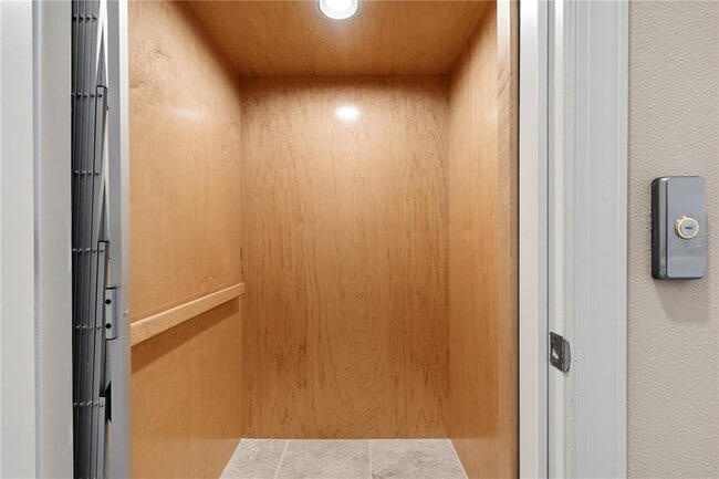 Building Photo - 3167 Moorings Dr S