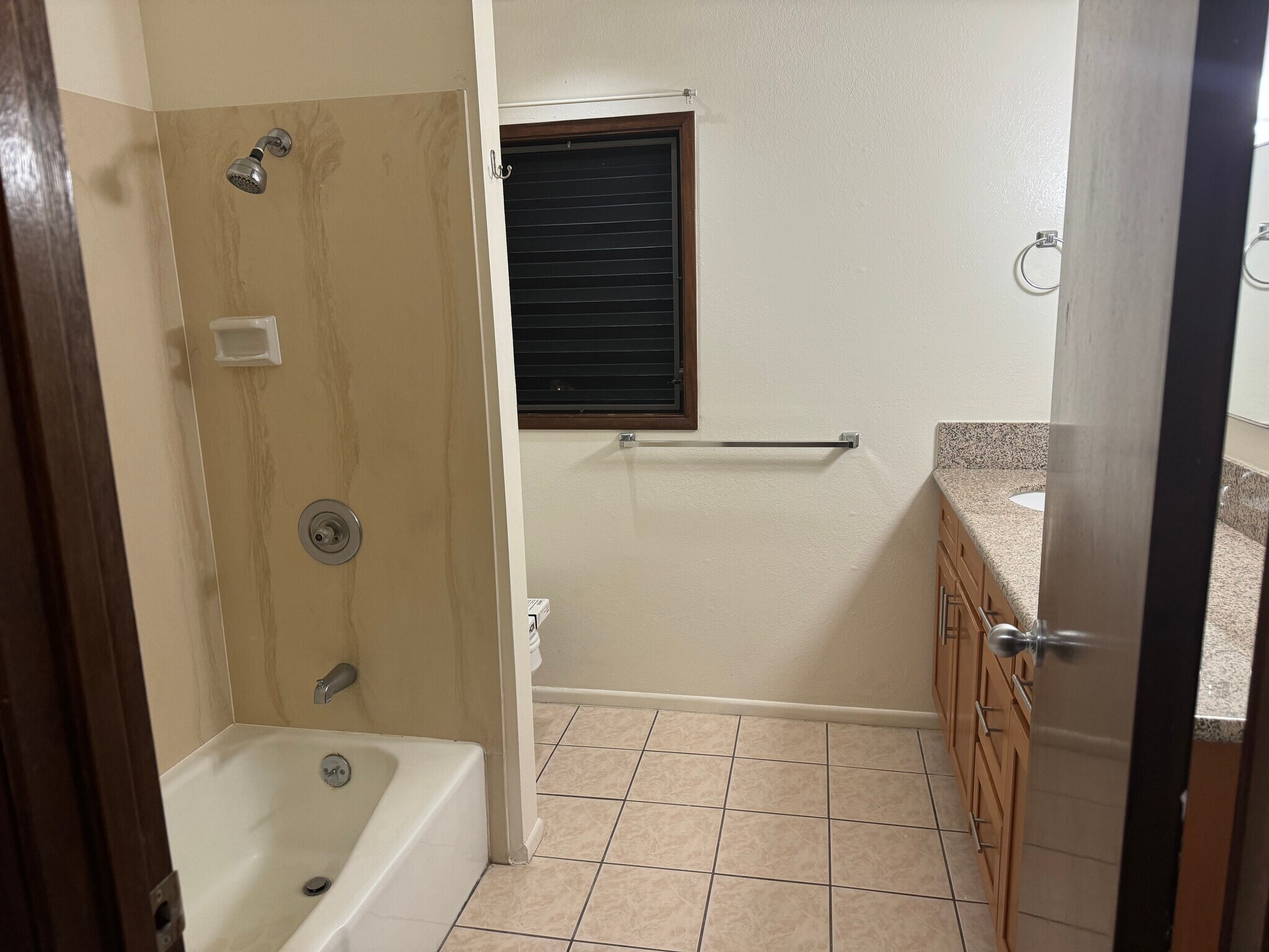 Master bathroom - 1340 Ala Alii St