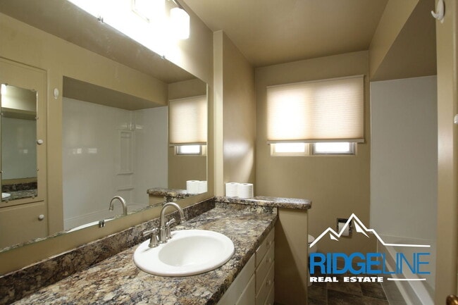 Building Photo - 2105 9th Ave S