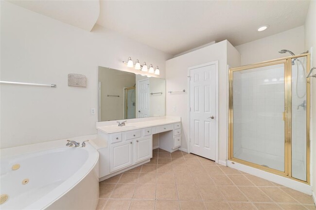 Building Photo - 10711 Castle Hills Ct