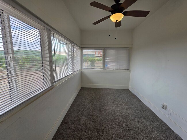 Building Photo - *** MOVE IN SPECIAL - $500.00 OFF FIRST MONTHS RENT***