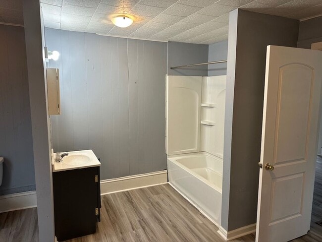 Building Photo - Coming soon- 4 bedroom house with double lot in Mansfield