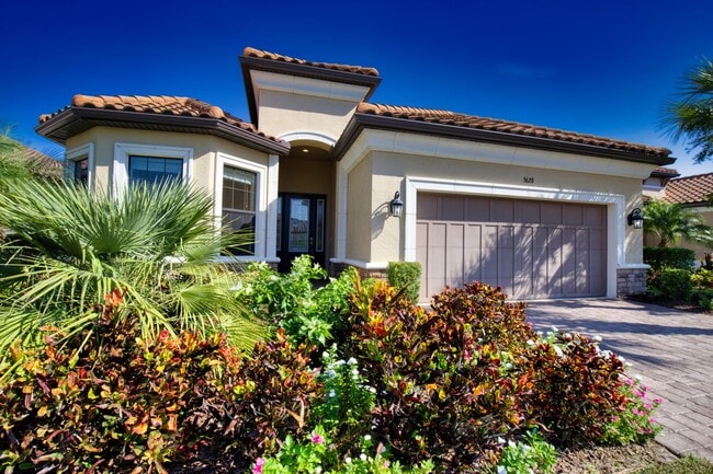 Building Photo - Annual Unfurnished Single-Family Home located in Bellacina at Casey Key with Resort-like Amenities!