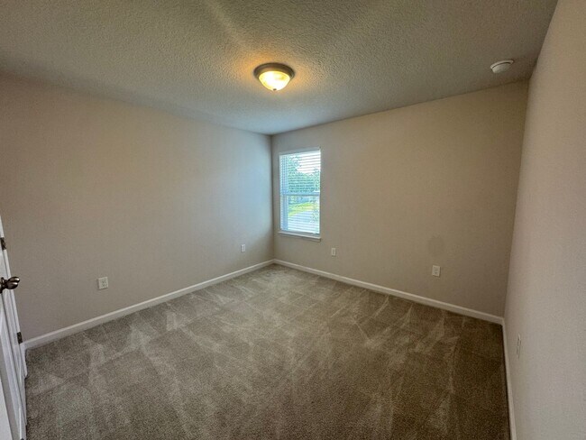Building Photo - Ready Now: Panther Creek Two-Story Single Family Home