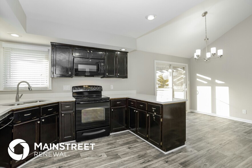 Building Photo - 3535 Winchester Dr