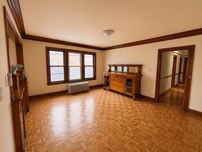 Building Photo - 3354 S Lituanica Ave