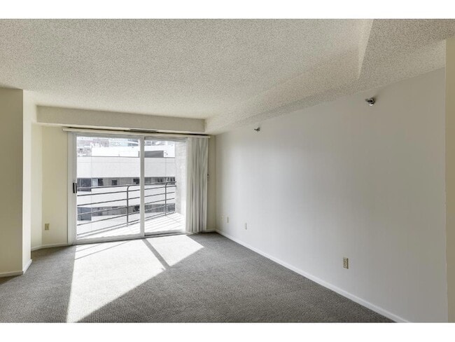Building Photo - 121 Washington Ave S
