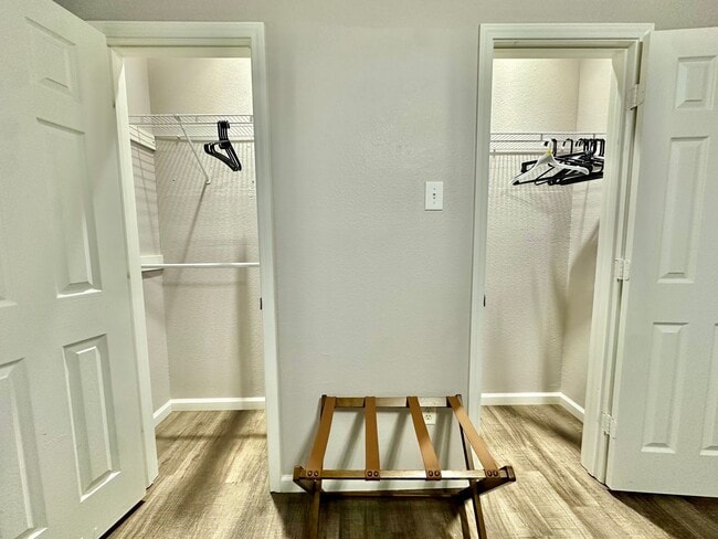 Building Photo - Spacious, Fully-Furnished 2/2 Condo Minutes from Campus - SPRING SEMESTER LEASE AVAILABLE!