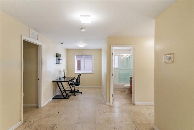 Building Photo - Southwest 166th Court, Miami, FL 33193 - 4 BR 3 BA single-family home