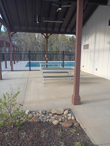 Building Photo - 751 Wolverine Ln