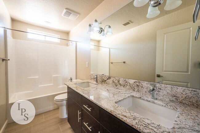Building Photo - Brand New Clovis Home, 4BR/3BA, With Solar...
